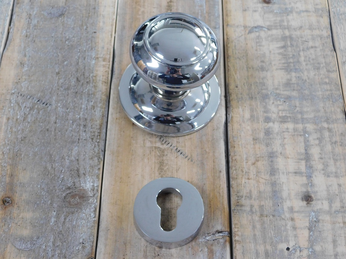 Chromen deurknop + beveiligingsrozet sleutel PZ- verchroomde deur knop + rozet.