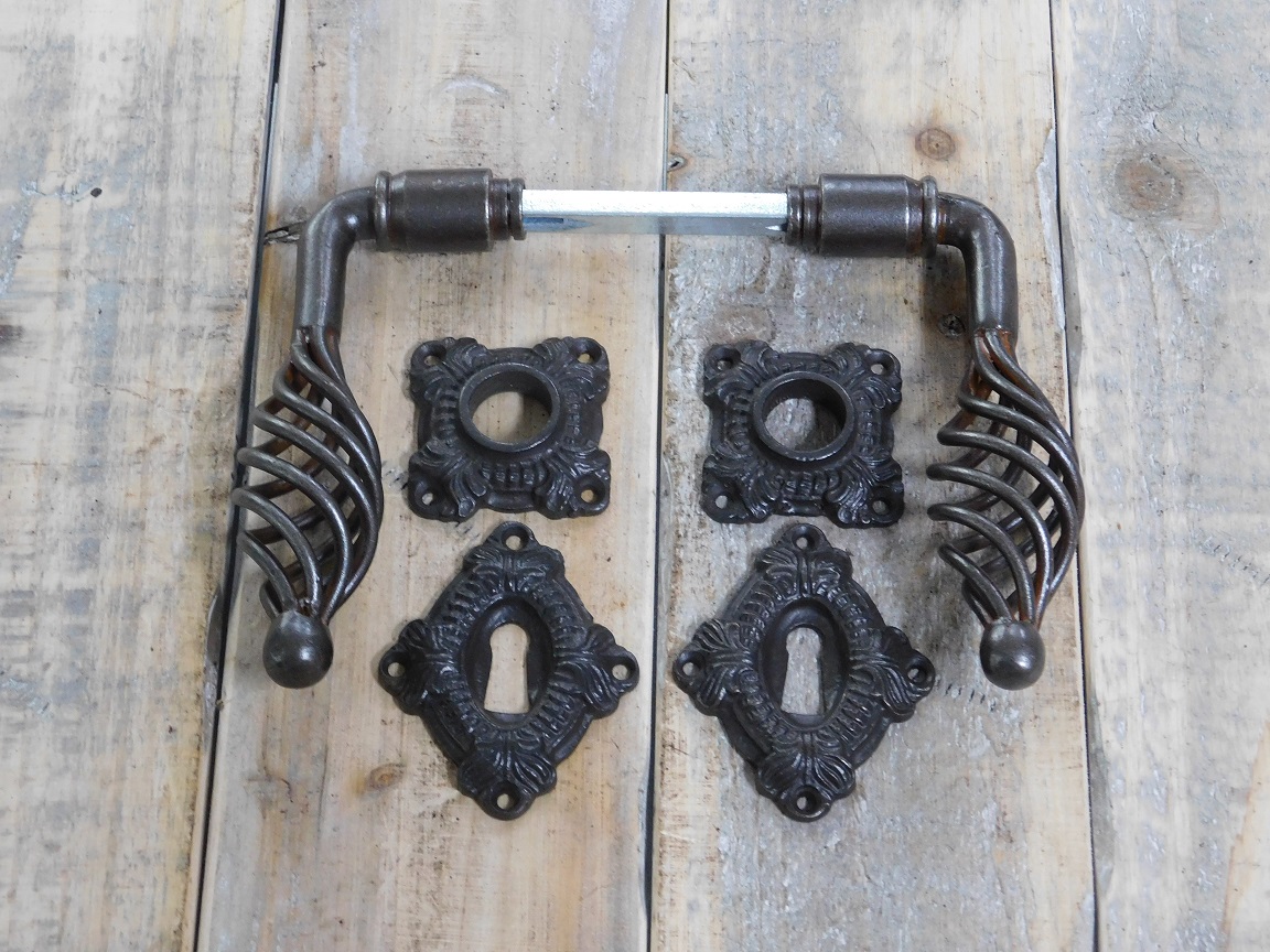 Set of door hardware farmhouse best. 2 latches, 2 knobs, rosettes, 2 lock rosettes, incl.mandrel - for interior doors, iron brown waxed