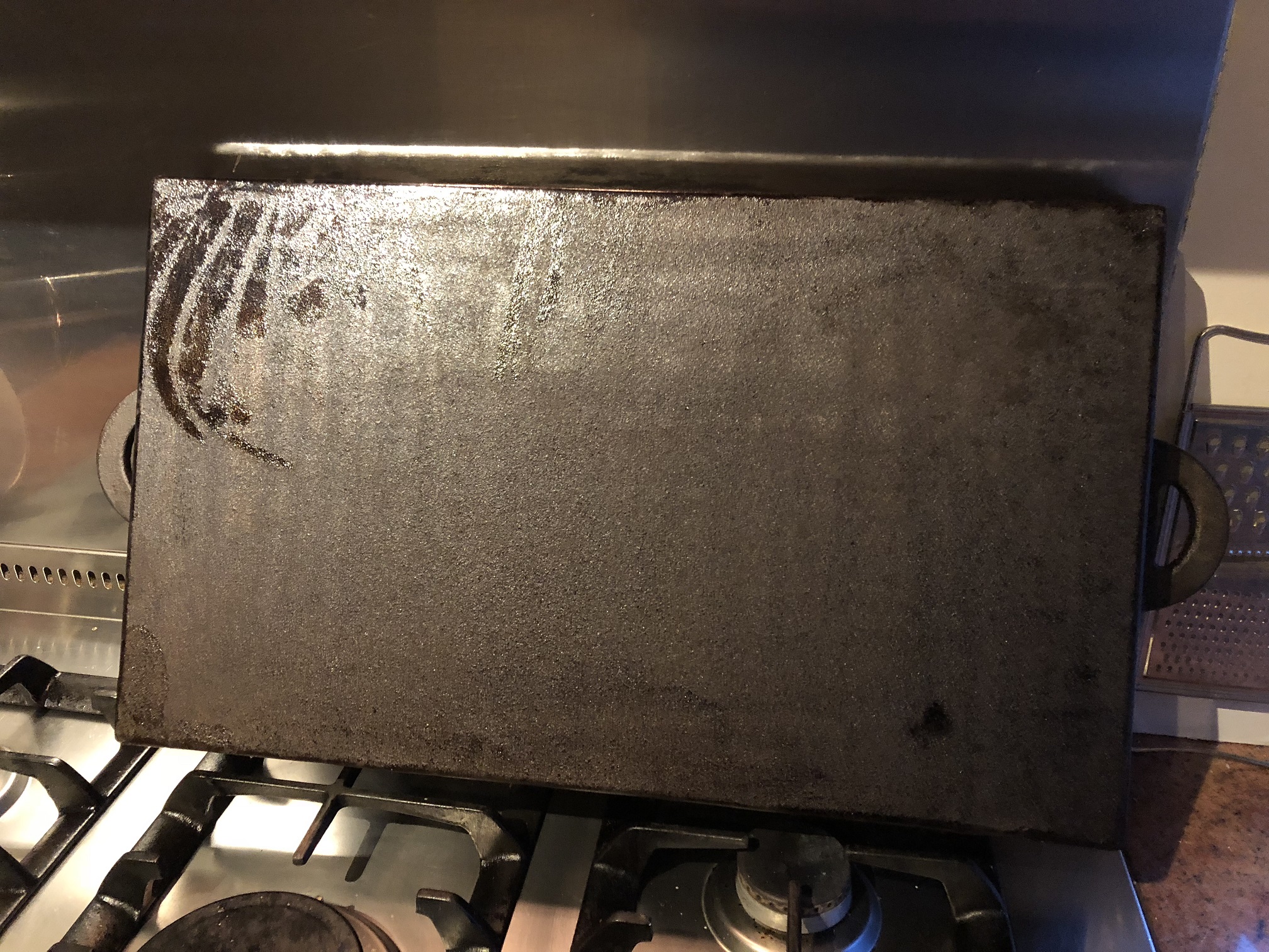 Zware forse gietijzeren grill-braadslede, ouderwetse  topkwaliteit.