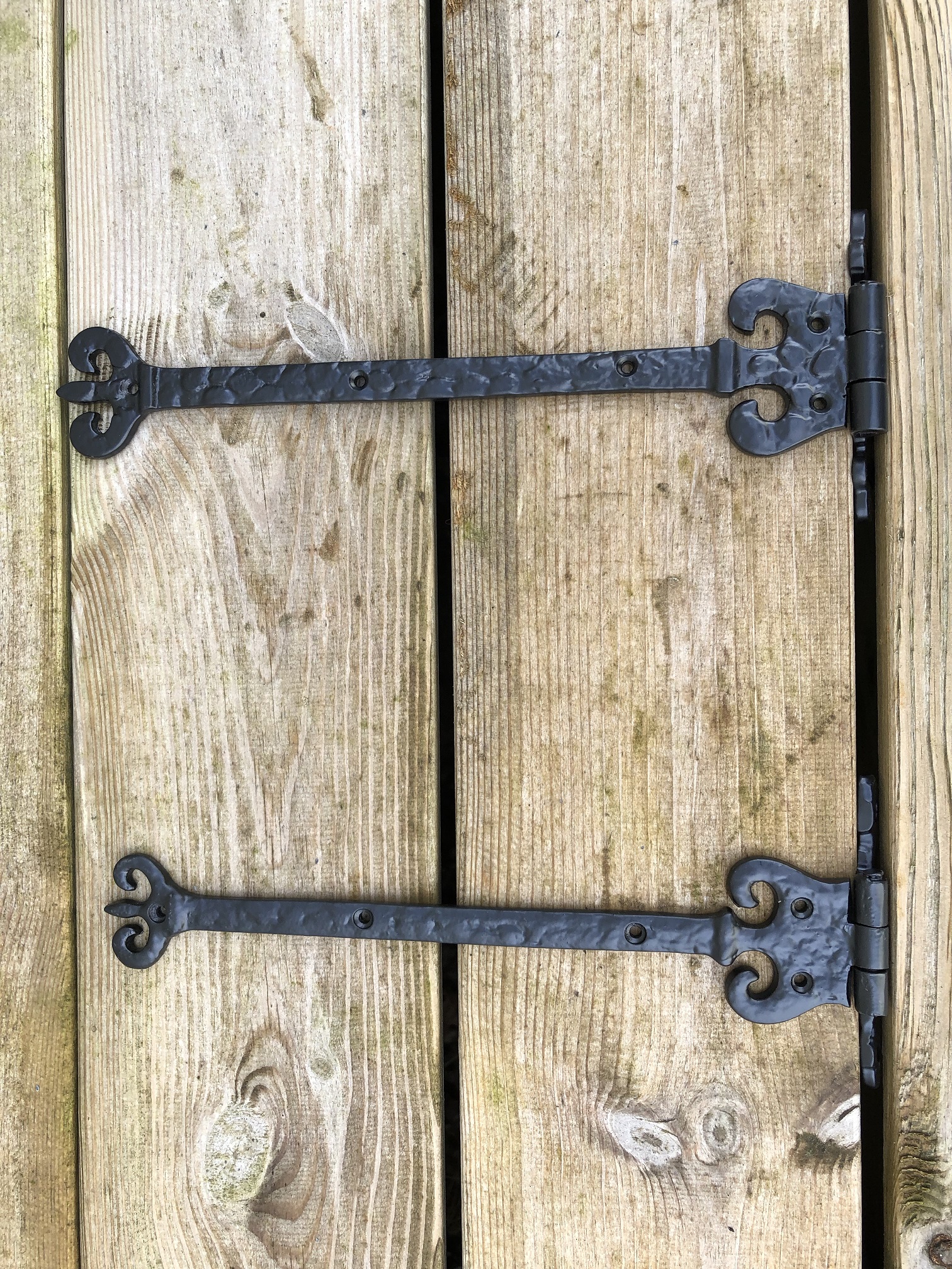 Deur scharnieren -heng antieke decoratie op b.v. kisten, houten deur, poorten, ijzer scharnierend scharnier 30 cm.