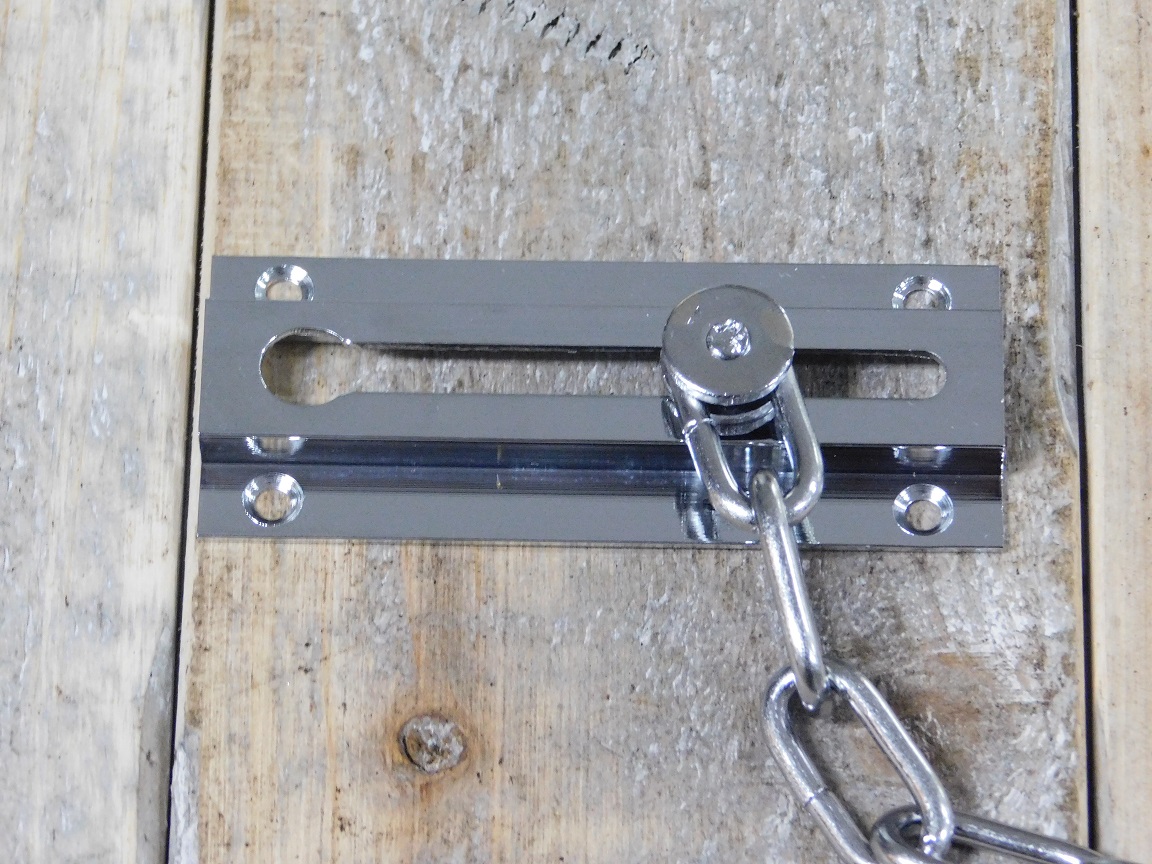 Veiligheidsketting voor de deur nikkel  plus schroeven.
