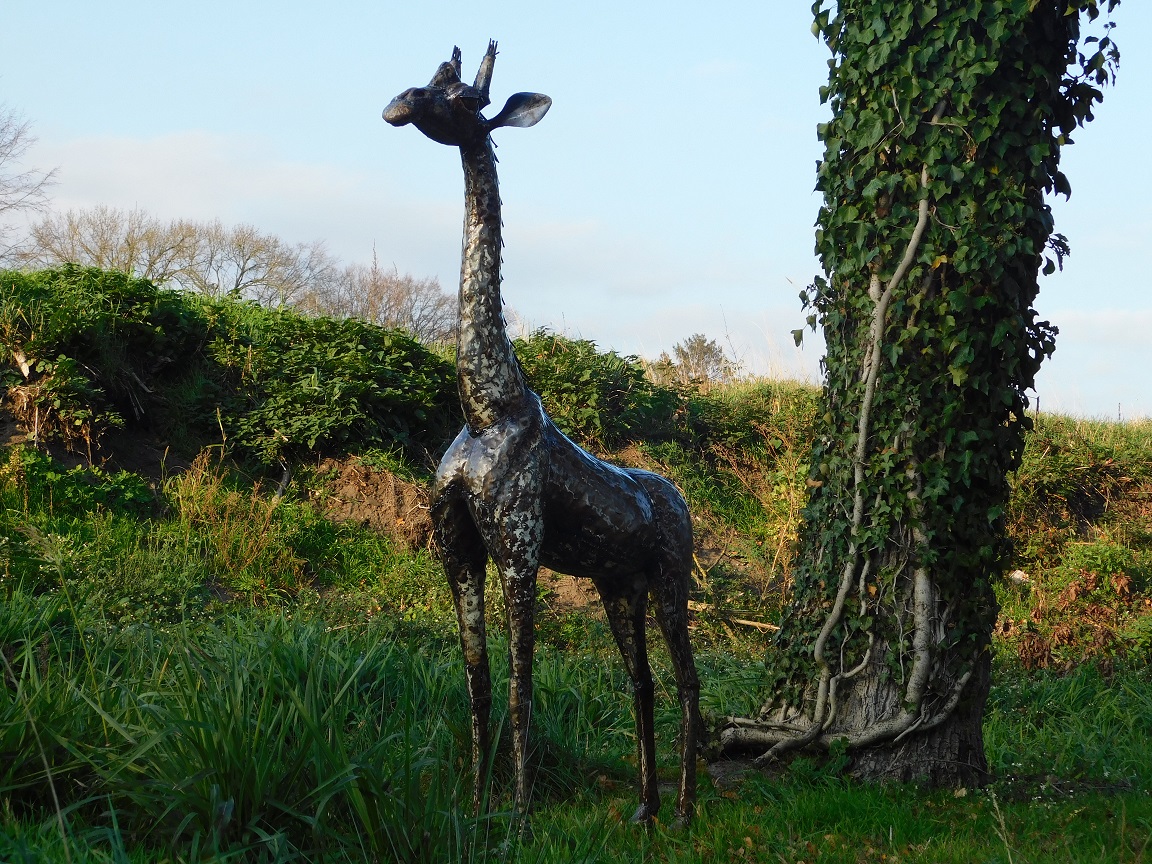 Giraffe XL - ganz aus Metall - einzigartiges Objekt