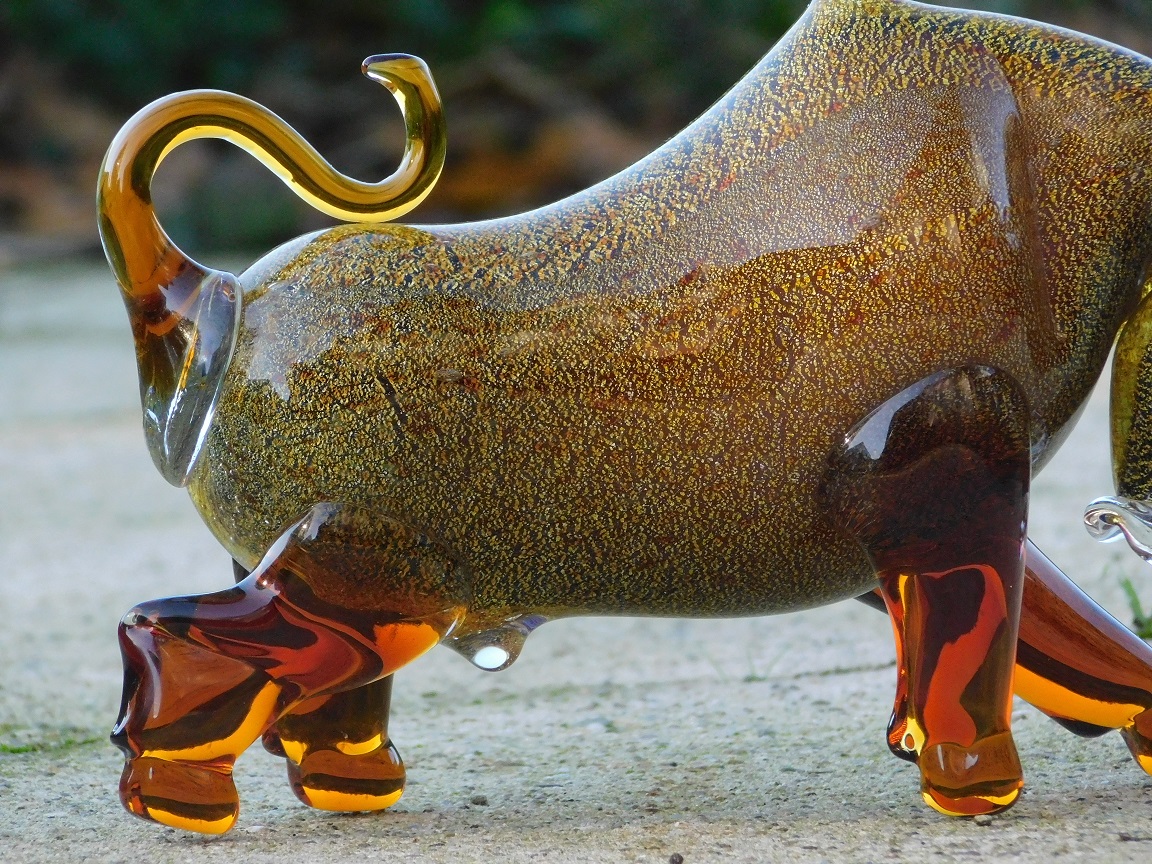Statue Bull - made entirely of glass