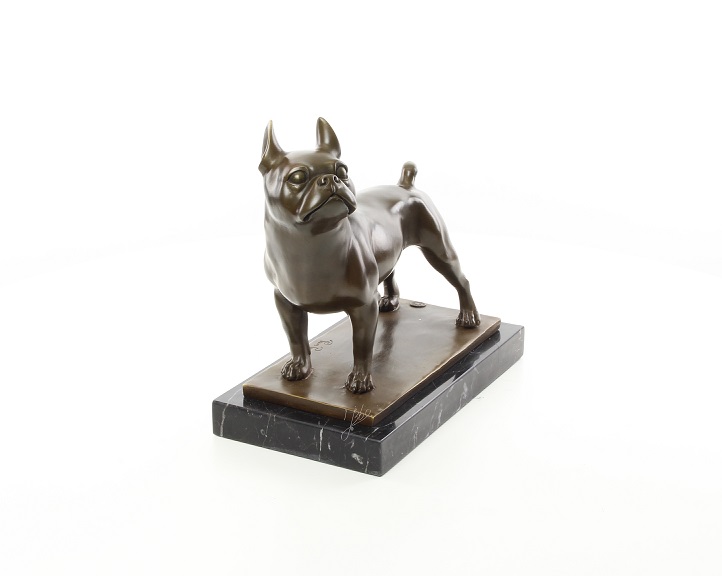 Een bronzen beeld/sculptuur van een franse bulldog