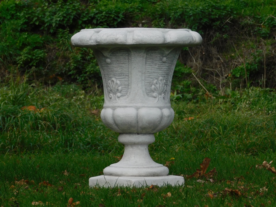 Decorative flower pot on base - full stone 