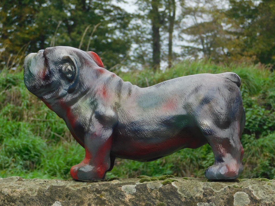 Nat Roos Beschrijving Beeld Bulldog - multicolour - polystone - HANDGEMAAKT.EU