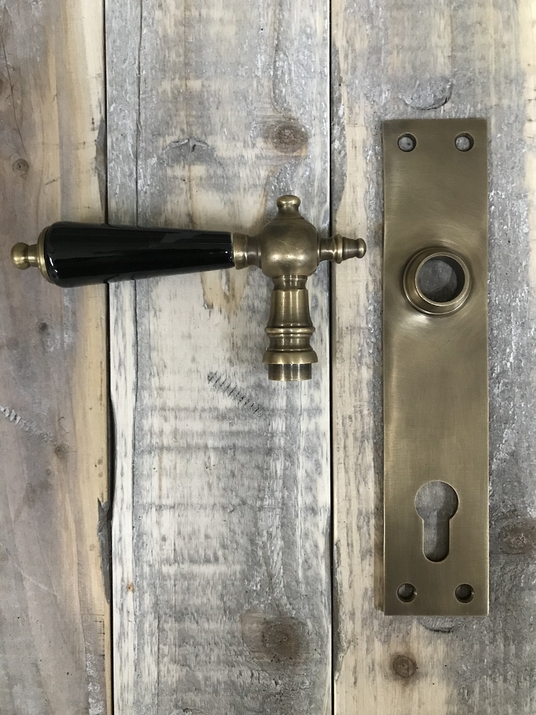 Set deurbeslag PZ 92 - messing gepatineerd -  deurplaten en grepen met keramische handvaten