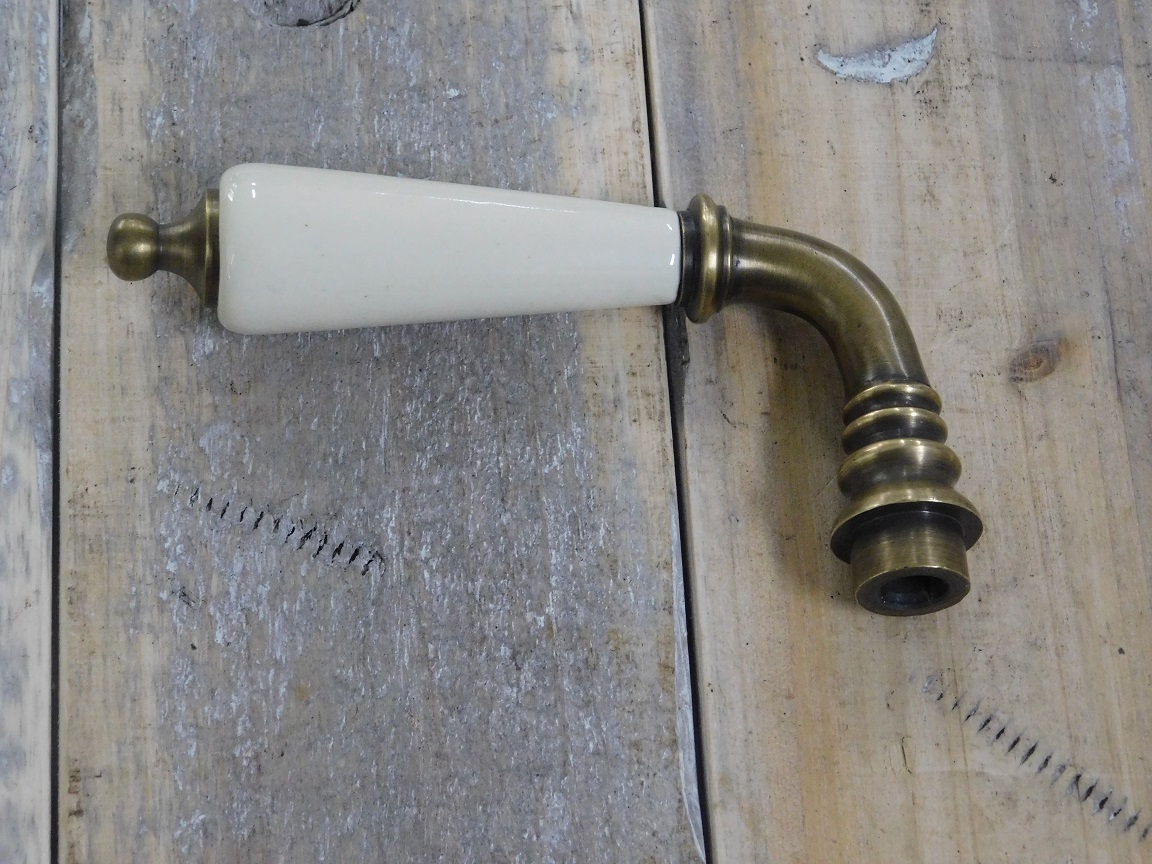 1 deurkruk messing antiek wit met keramische handvat, met doorn 8 mm x 10 cm