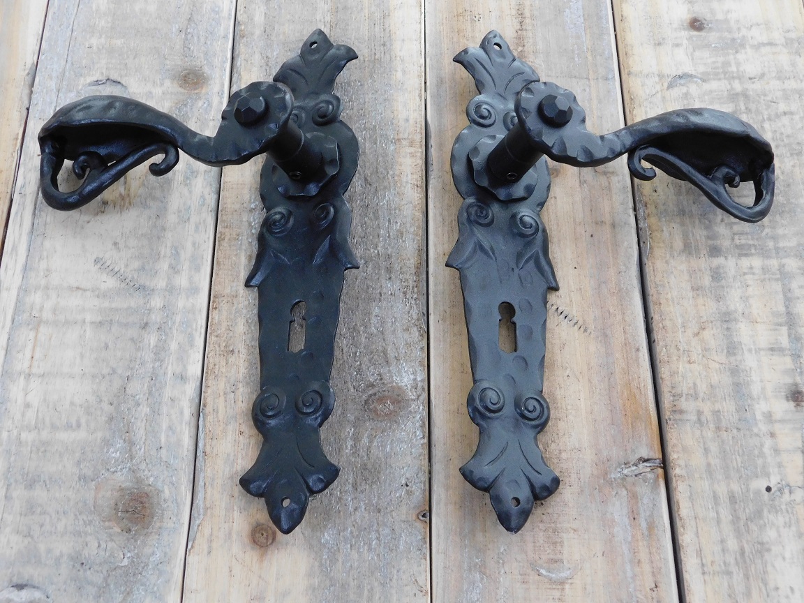 Italian exclusive wrought iron door hardware for room doors-Corina-Vecchia black
