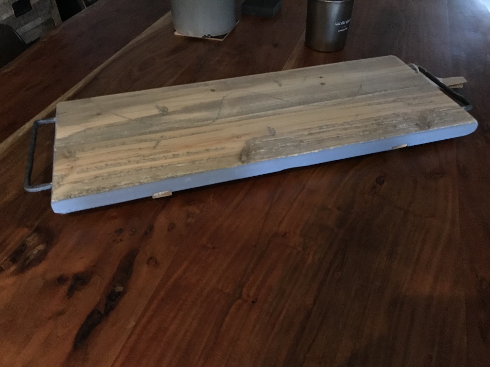 Dienblad / onderzetter, gemaakt van hout, robuust uiterlijk in old-dutch look
