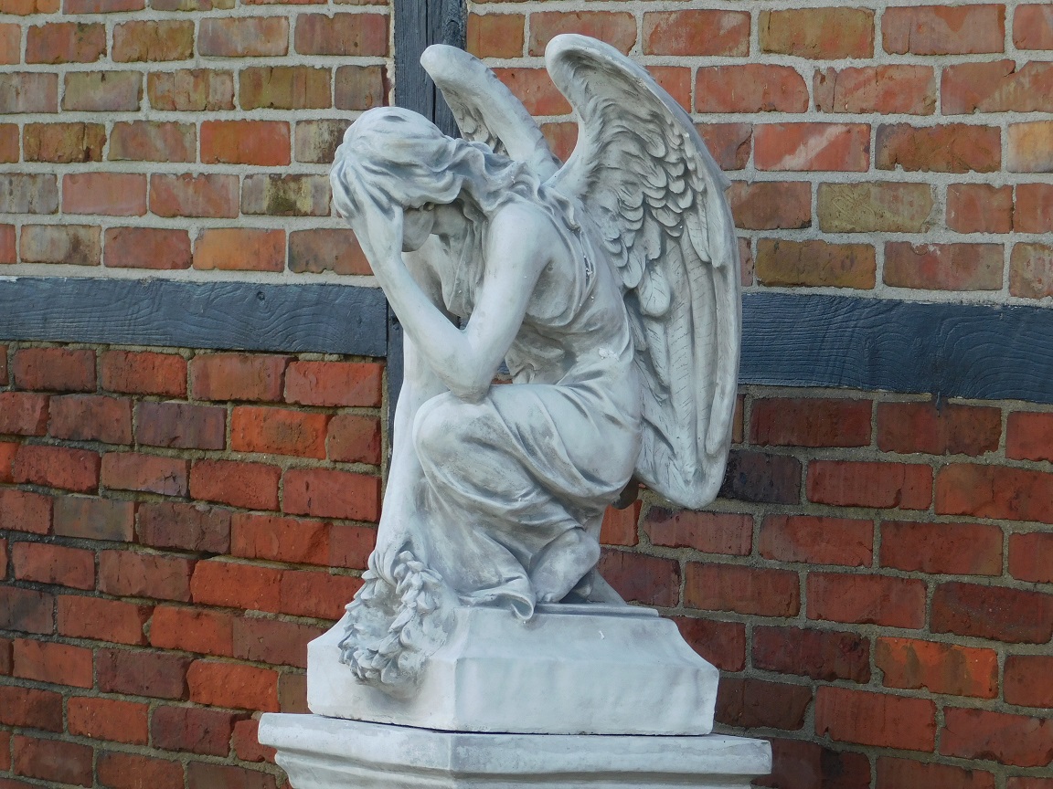 Statue Kneeling Angel with Wreath on Base - 140 cm - Solid Stone