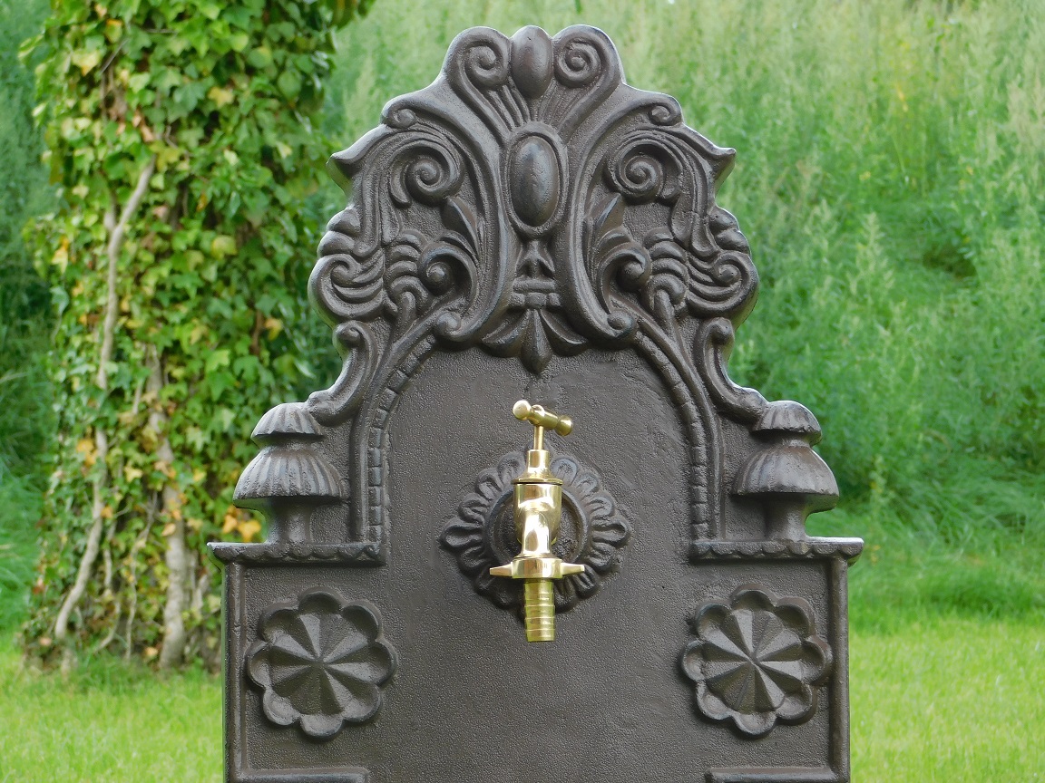 Ornate Fountain - with Brass Tap - Alu - Dark Brown
