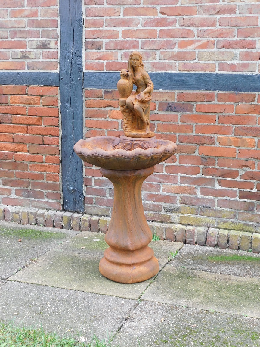 One-off: Unique fountain with female statue - full stone - oxide 