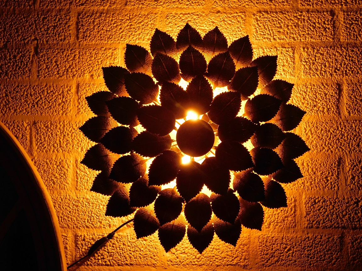 Wandlampe Blume Gold, Metall.
