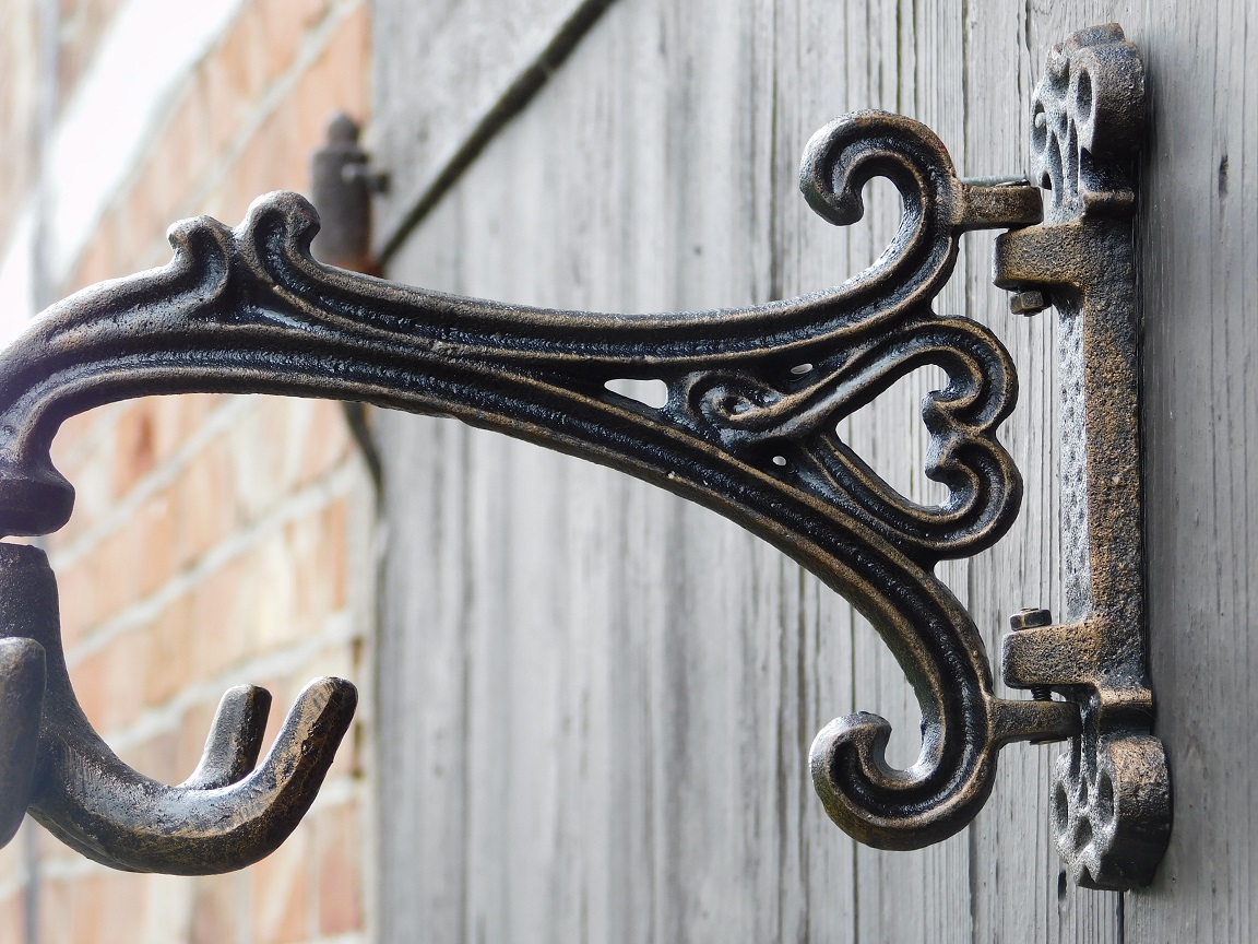 Hanger with 6 hooks - cast iron - wall deco 