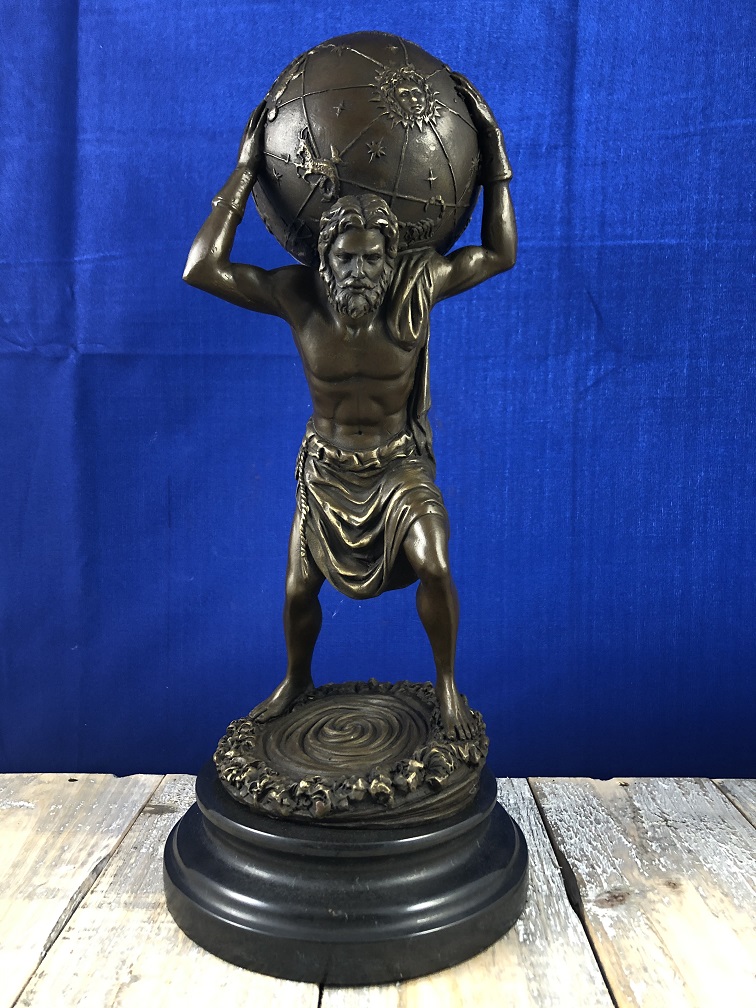 Atlas bronzen beeld met het universum op zijn schouders dragend  is een mooie symbolisch geschenk.