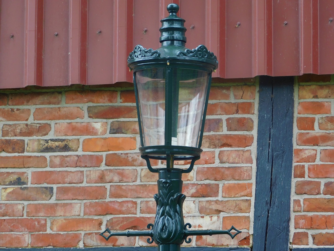 Klassische Stehlampe für draußen | Dunkelgrün | 3 Meter | Gartenlaterne