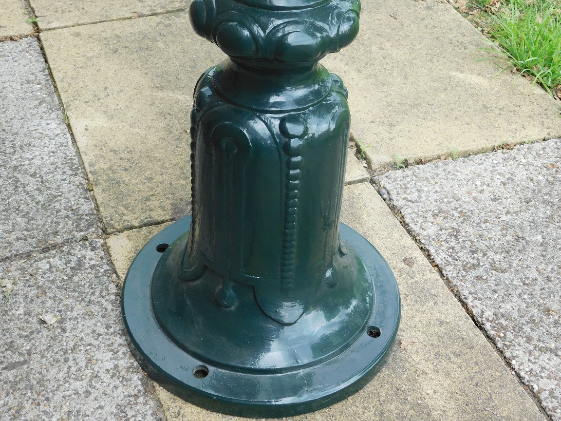 Classic Pedestal Outdoor Lamp | Dark Green | 3 Metres | Garden Lantern