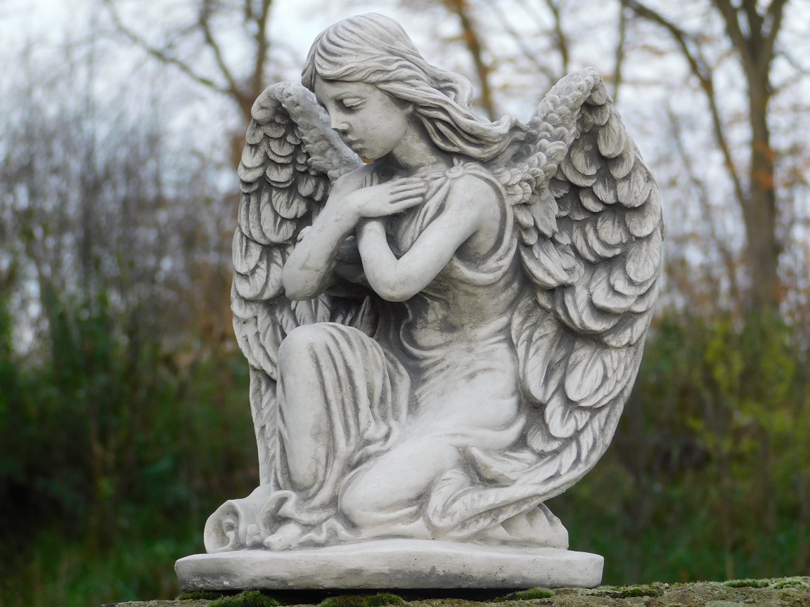 Statue Kneeling Angel - Stone - Detailed