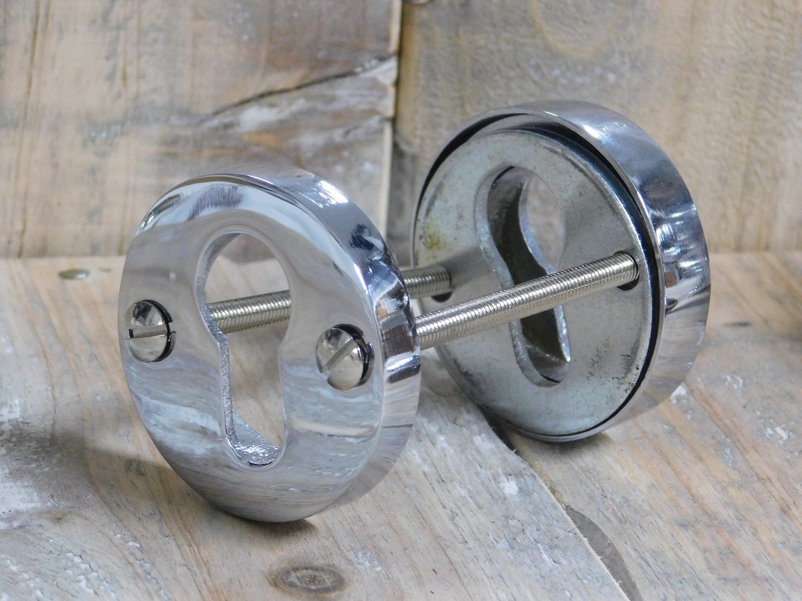 Veiligheid - deurbeslag, chroom deurknop - 70mm Knauf, vast staand.