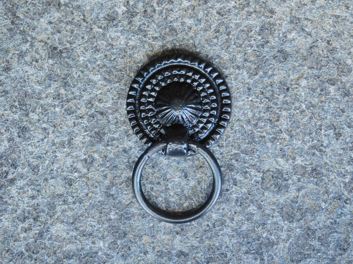 Cabinet knob - drawer knob - furniture knob - black - round with ring