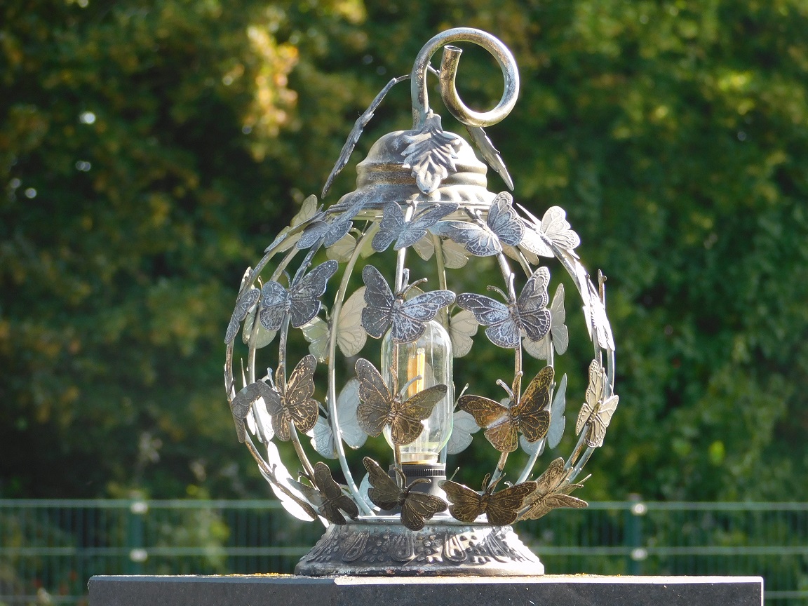 Lantern with Butterflies - Metal - Round - Lighting included