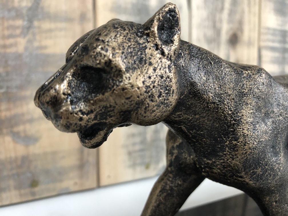1 Sculpture Leopard, massief ijzer, brons look met marmeren plaat