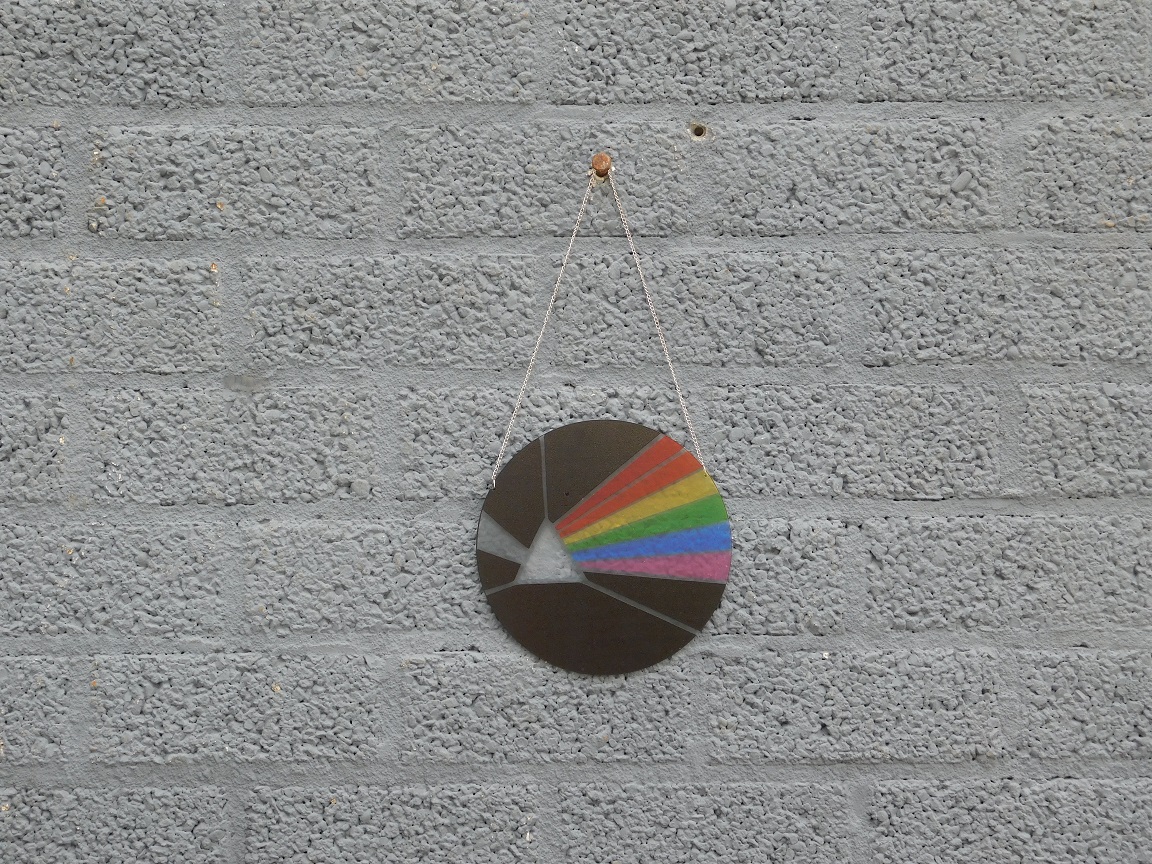 Ornament van een LP logo van Pink Floyd, ''Dark Side of the Moon''