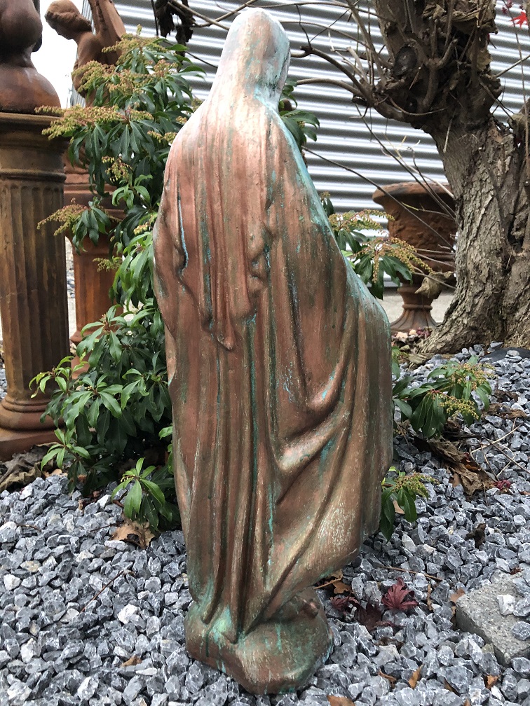 Mooi Mariabeeld vol steen-koper finish.