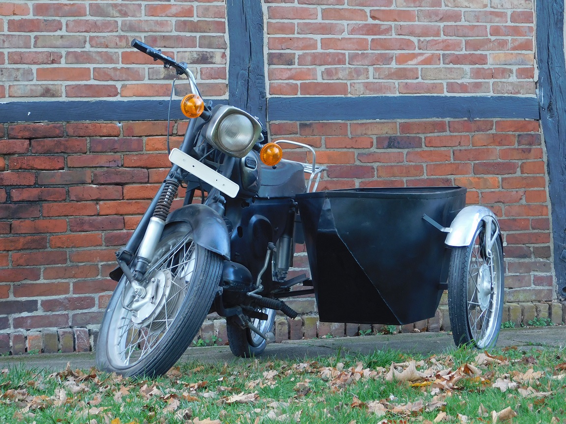 Klassisches Motorrad mit Beiwagen - Dekorationsartikel - Unikat