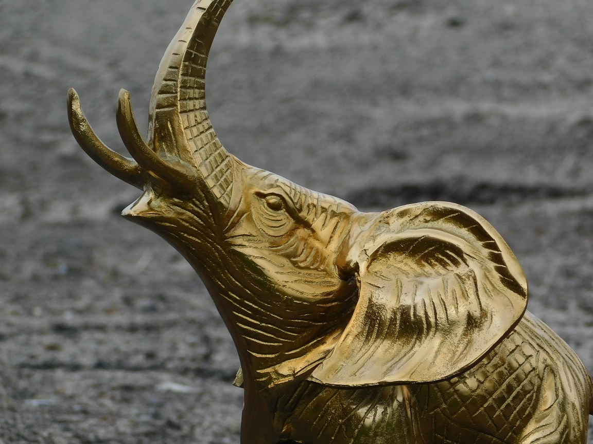 Sculpture elephant - gold - alu
