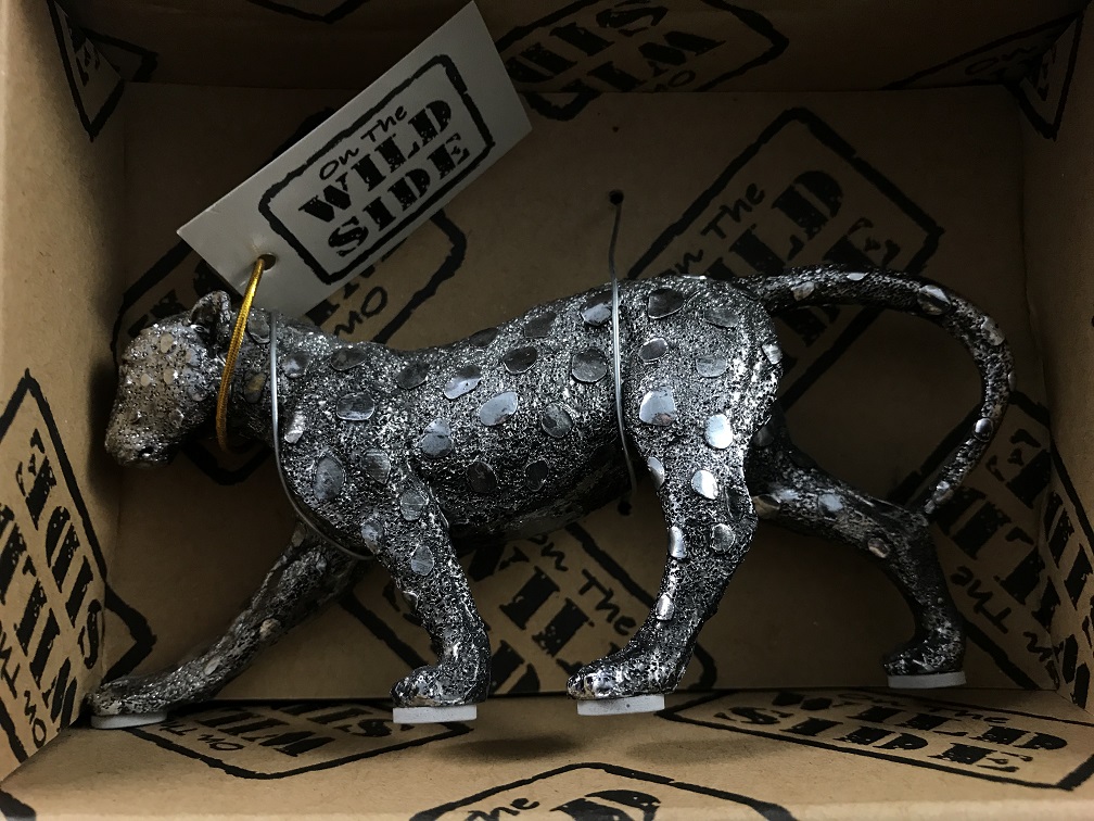 Beeld ''on the WILD SIDE'' van een luipaard, bijzonder beeldje