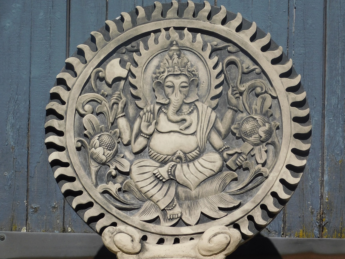 Ornament Ganesha - massiver Stein - grau mit schwarz