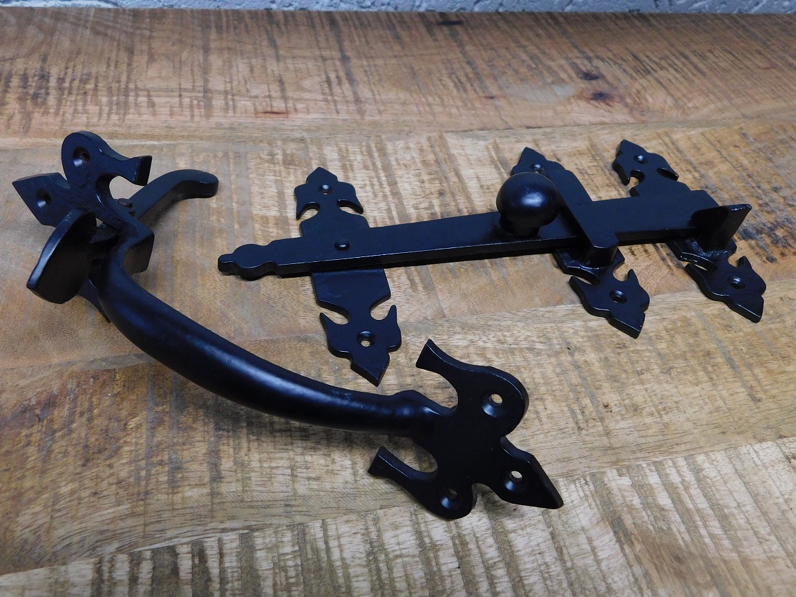 Antique gate lock - door bolt - black - trap lock - made of iron