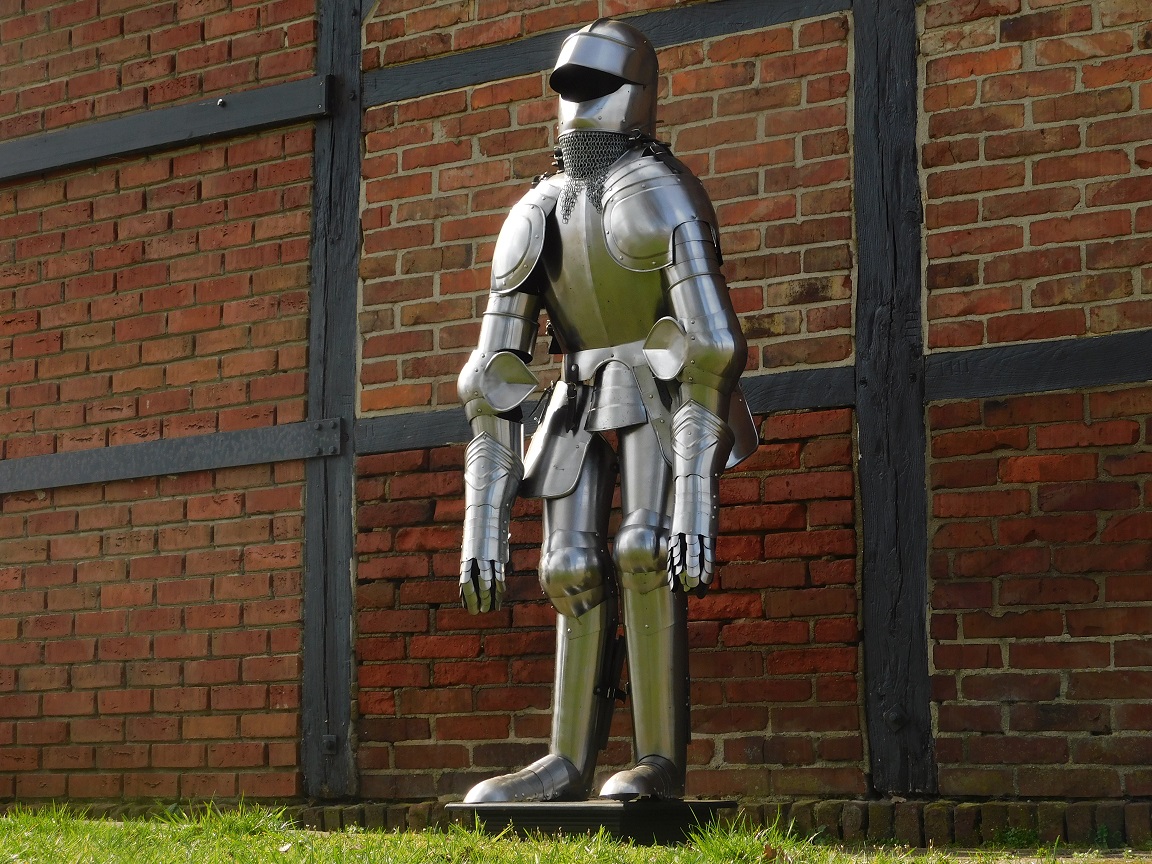 Knight Armour on stand - metal - 190 cm
