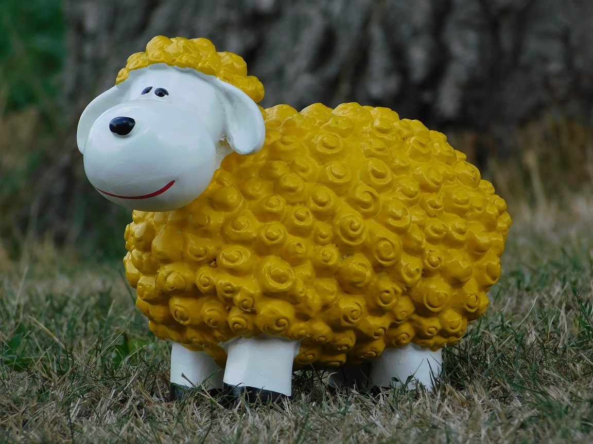 Sheep - polystone - yellow