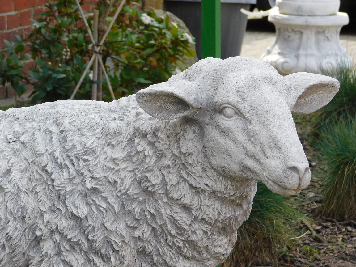 Statue Sheep XL - solid stone