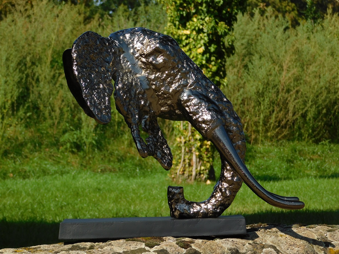 Sculpture Elephant head - Alu with Silver touch and alu black base - Abstract