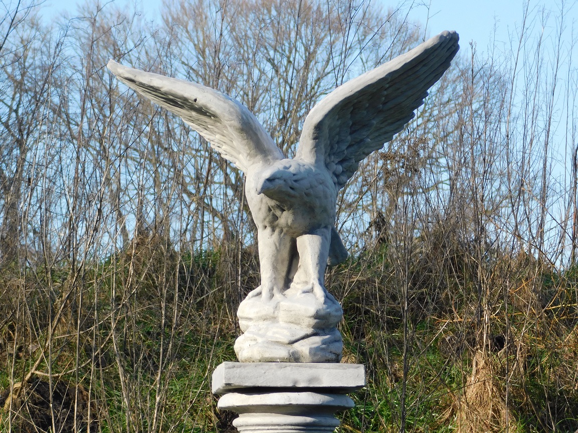 Set of 2 - Eagle on Pedestal - 140 cm - Solid Stone