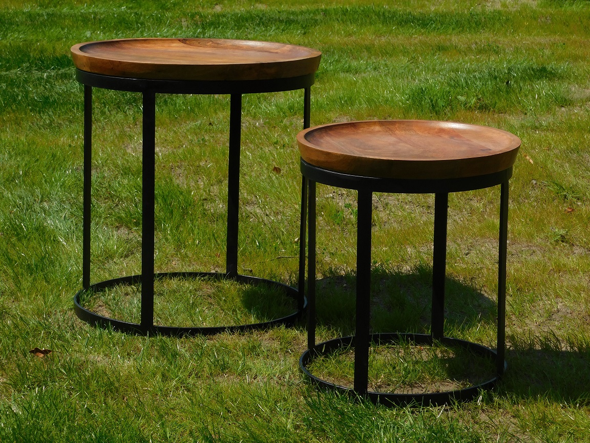 Set of 2 robust tables - wood with black metal base
