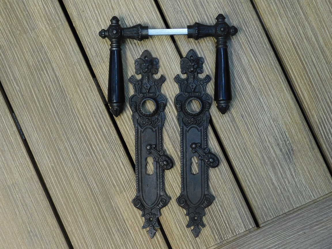 Set deurbeslag voor kamerdeuren - BB72 -  donkerbruin ijzer met houten greep