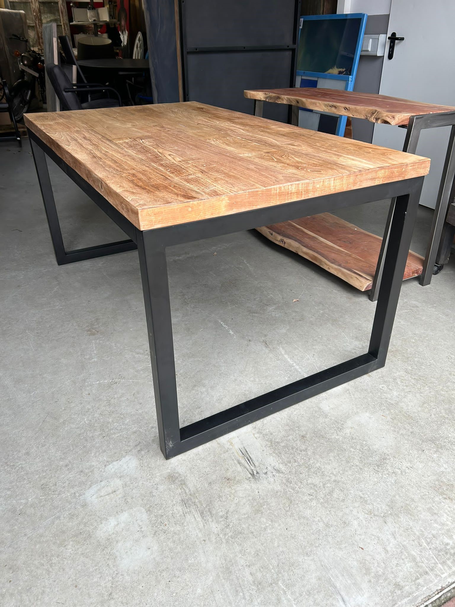 Industrial table - wood - black metal frame  - 160 x 90 cm