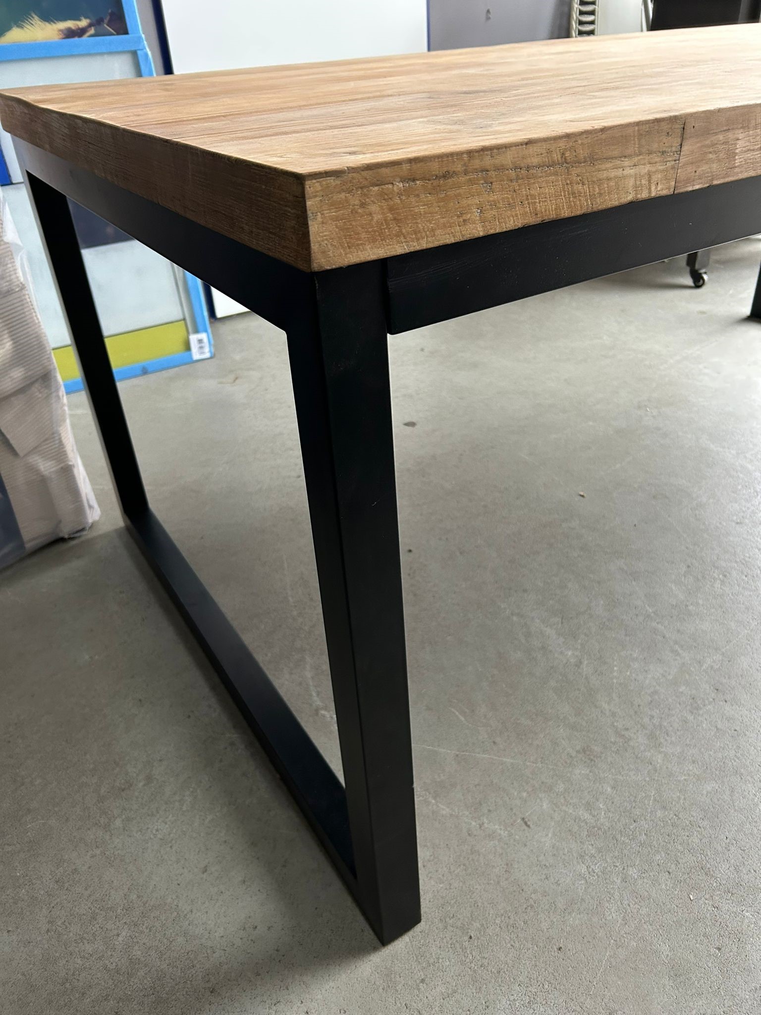 Industrietisch - Holz - schwarzes Metallgestell  - 160 x 90 cm