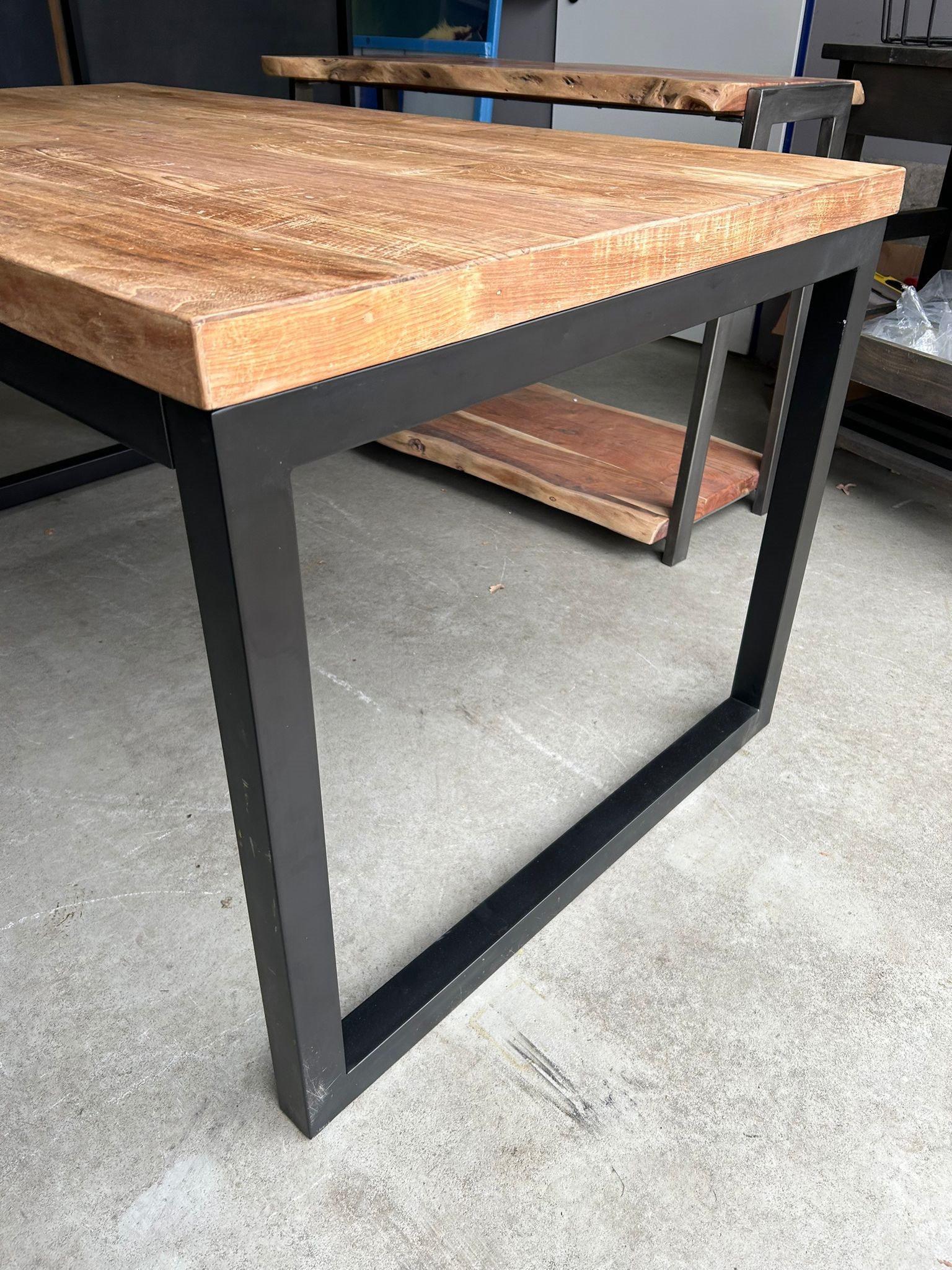 Industrial table - wood - black metal frame - 200 x 100 cm