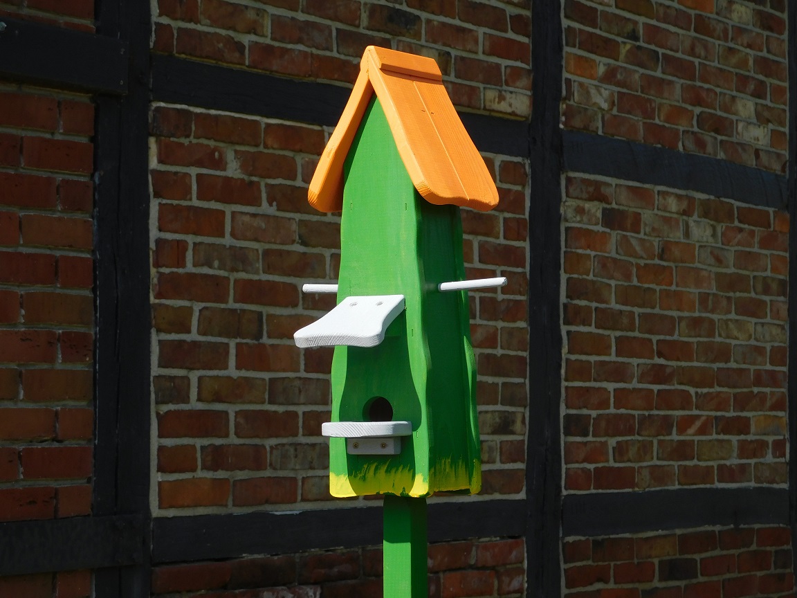 Handmade birdhouse - wood - 180cm