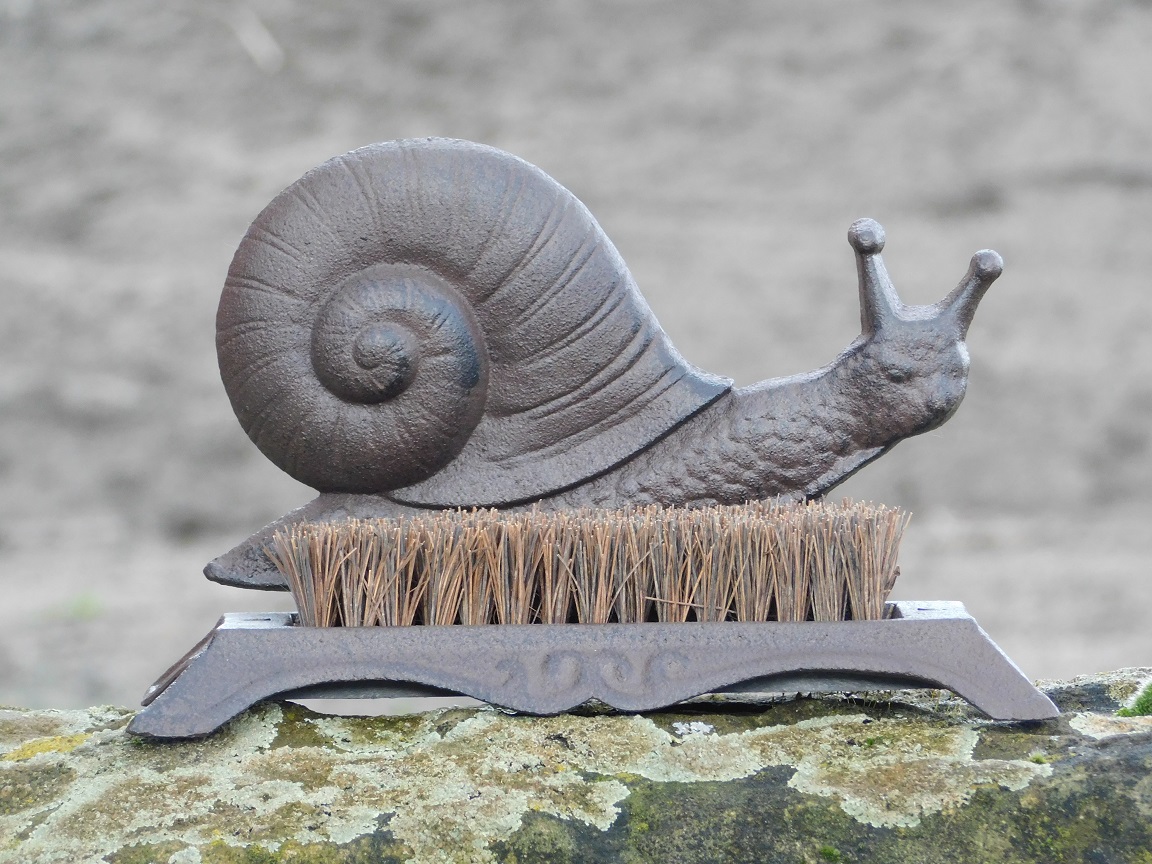Foot sweeper Snail - cast iron