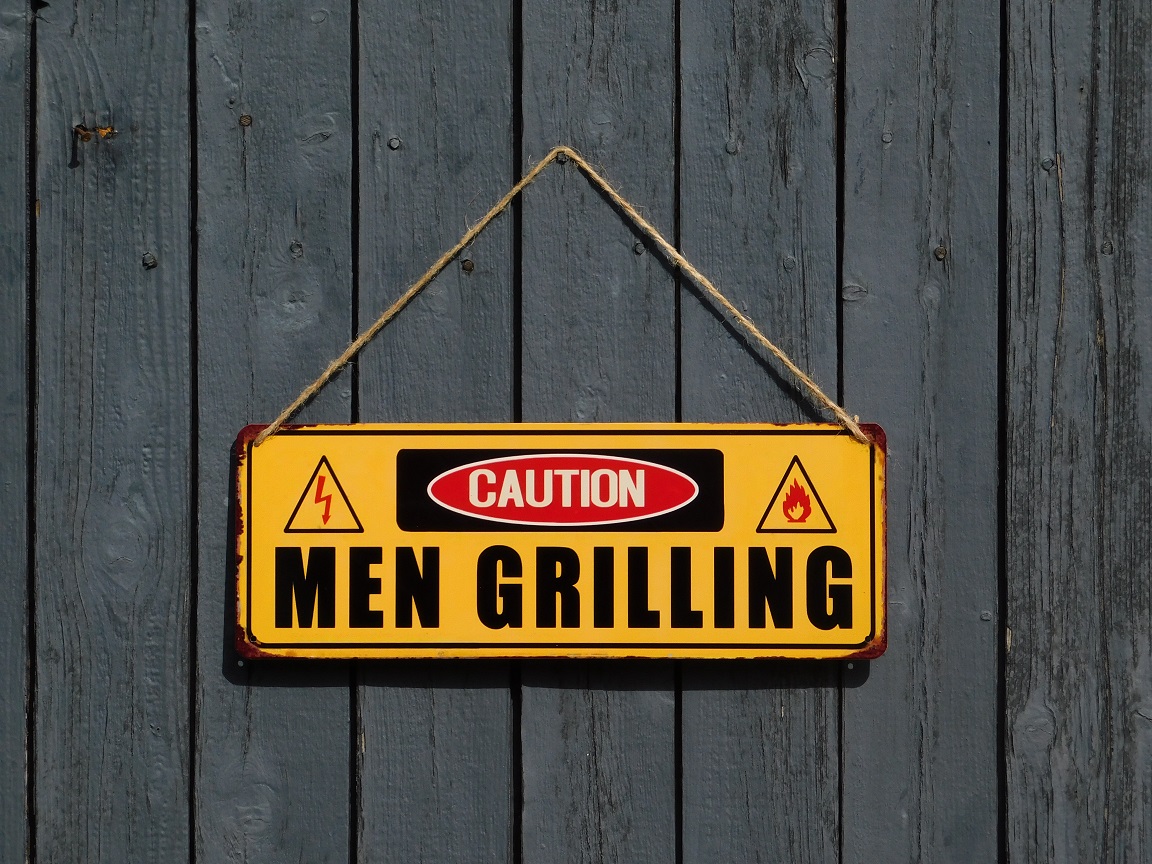 Wandbord - Caution Men Grilling - metaal