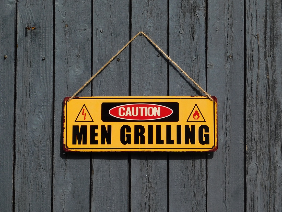 Wall plate - Caution Men Grilling - metal