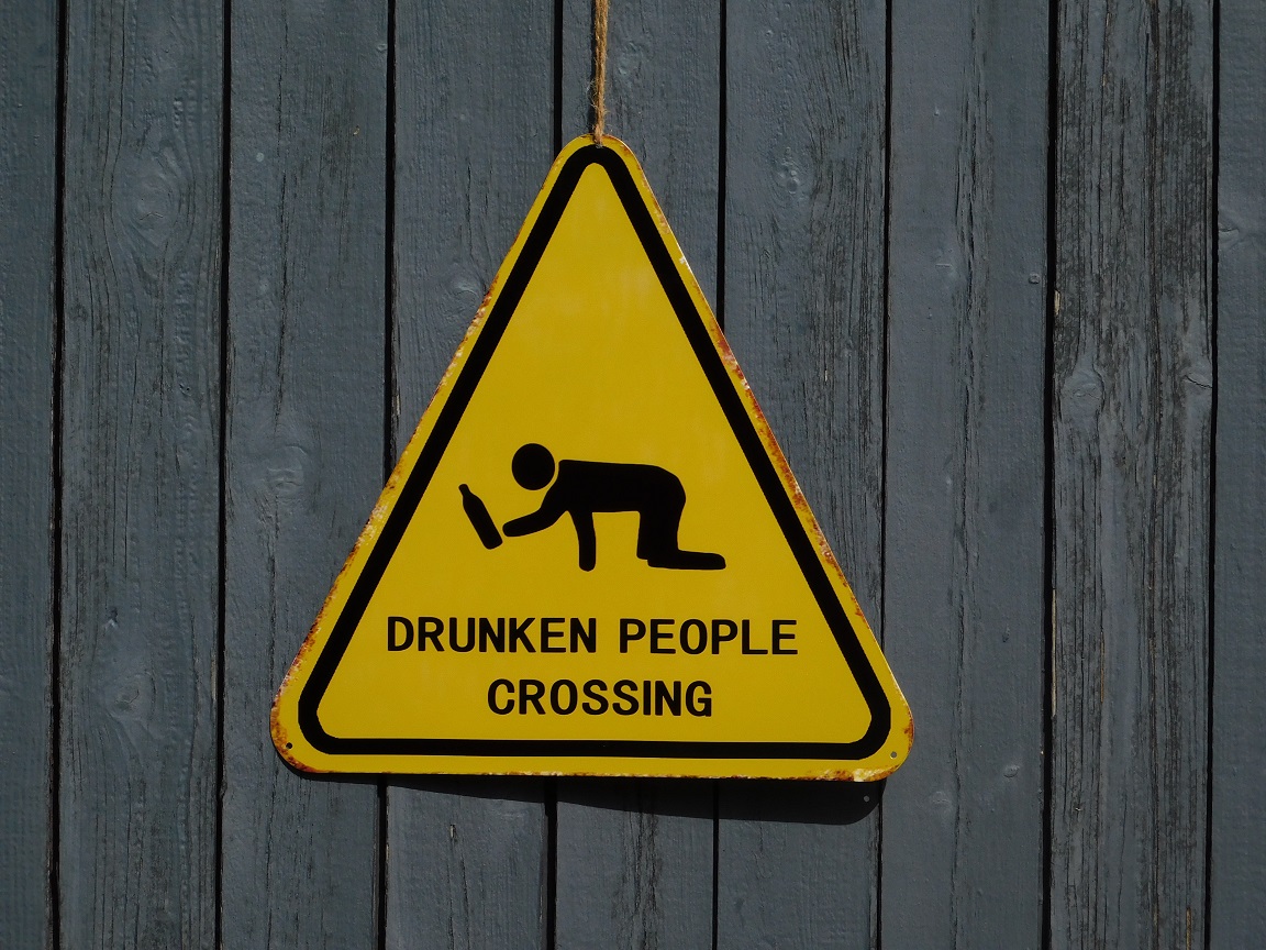 Wandschild - Drunken People Crossing - Metall