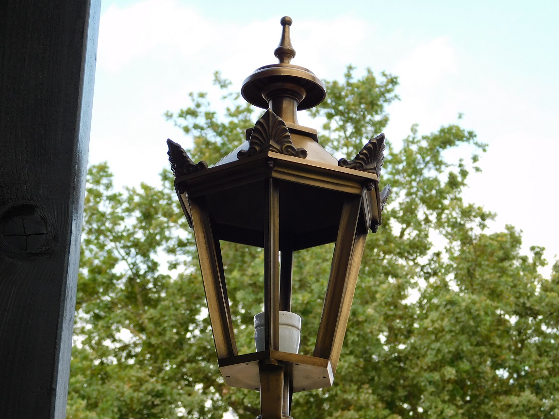 Prachtige klassieke wandlamp Karel - messing gepatineerd